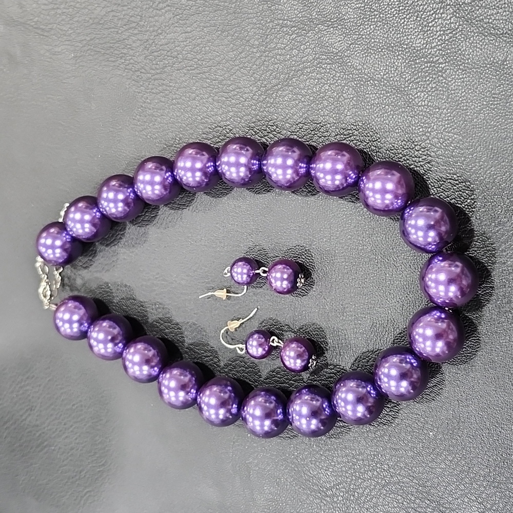 ELEGANT PURPLE BEADED NECKLACE and EARRINGS SET